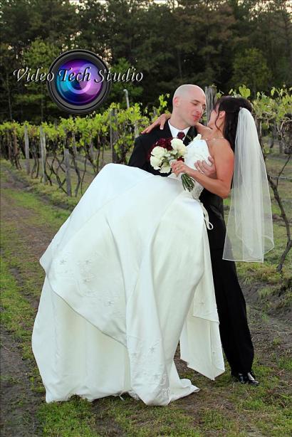 bride groom grape wine fields